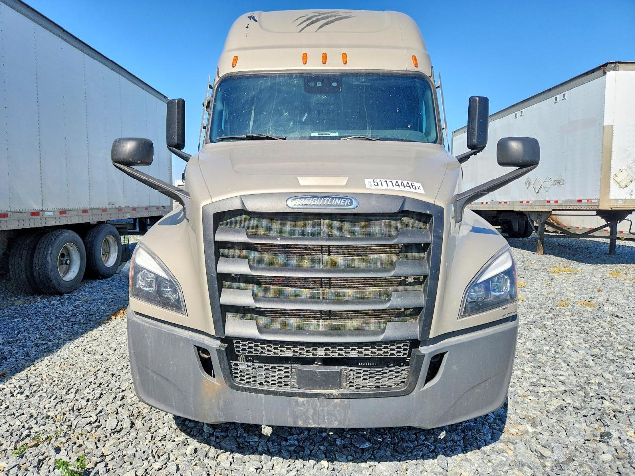 Freigliner Cascadia 126