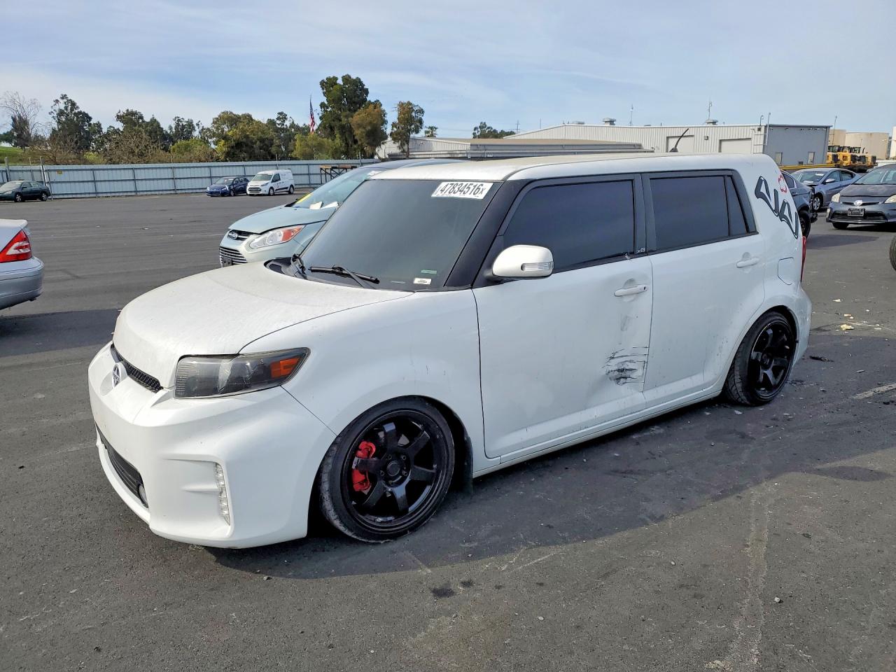 Salvage Toyota xB Image