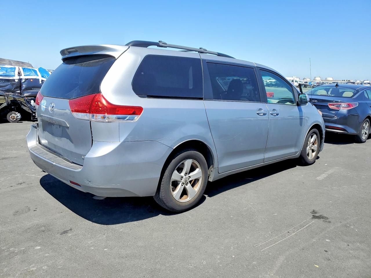 Toyota Sienna Le