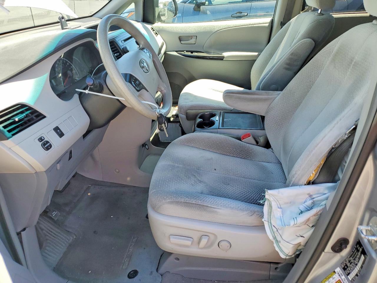 Toyota Sienna Le