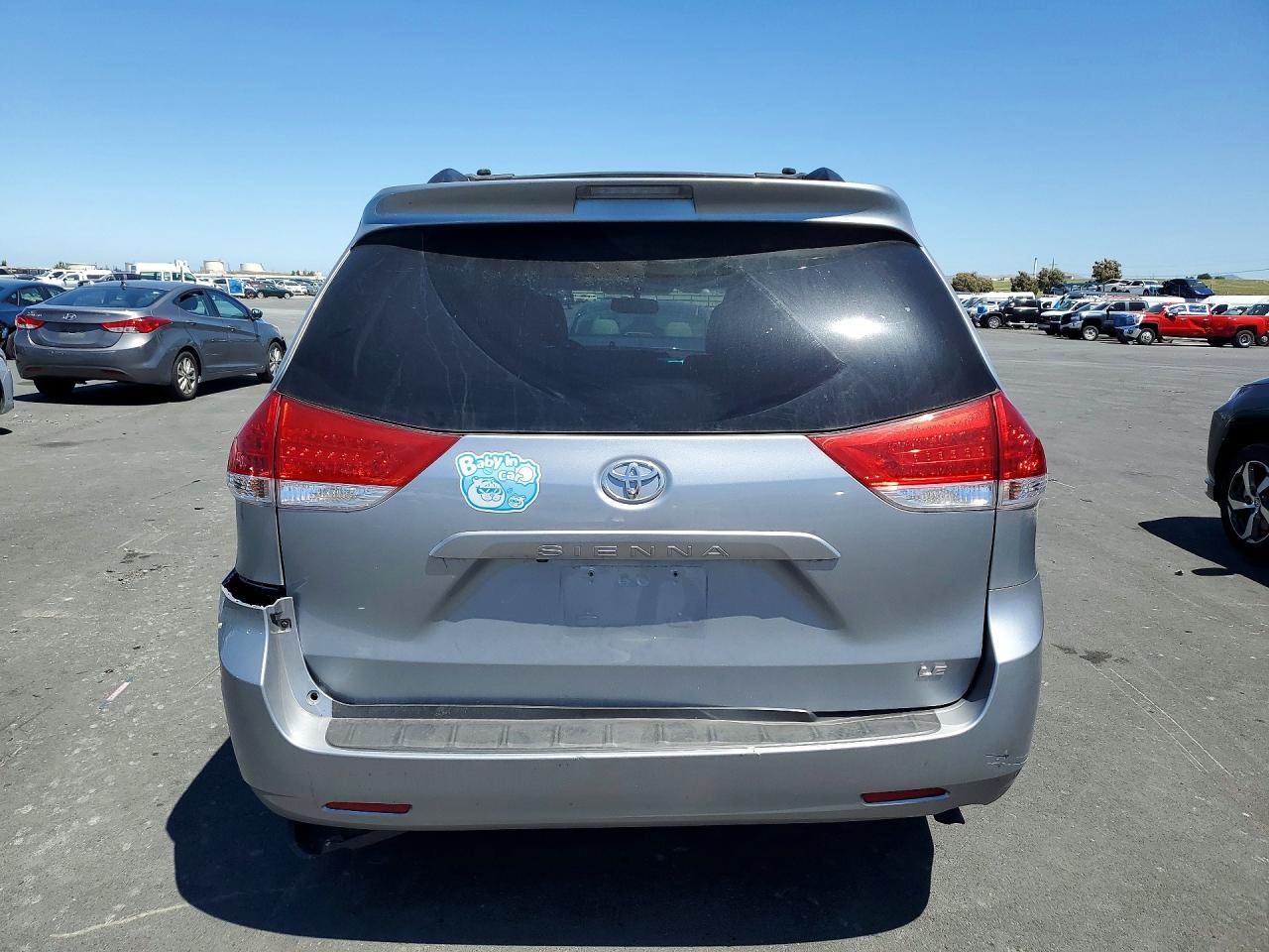 Toyota Sienna Le