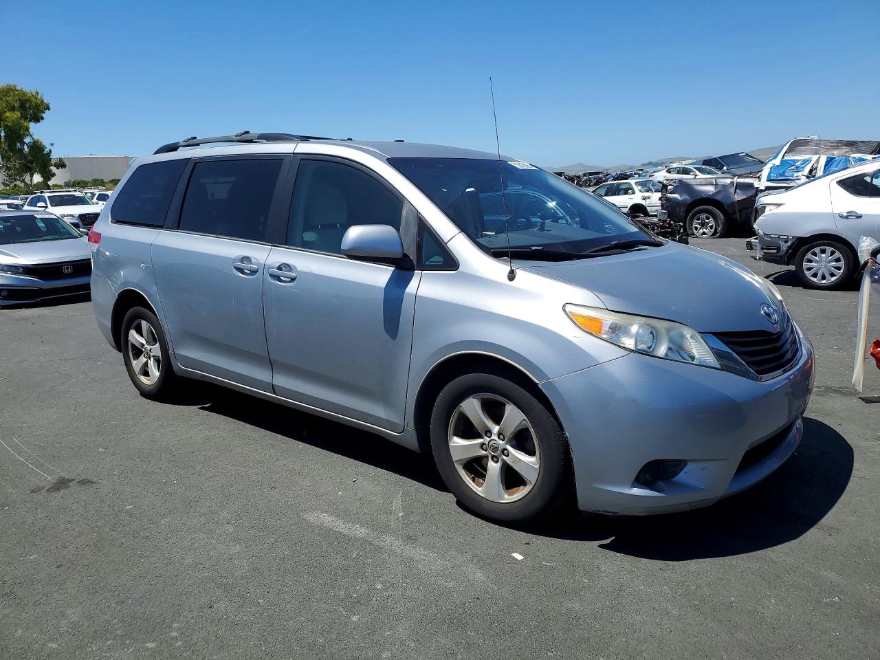Toyota Sienna Le