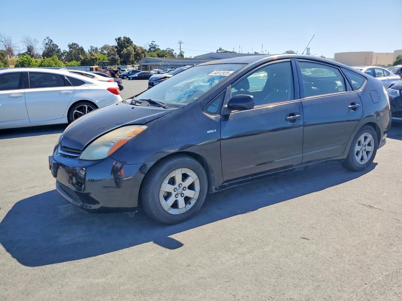 Salvage Toyota Prius Image