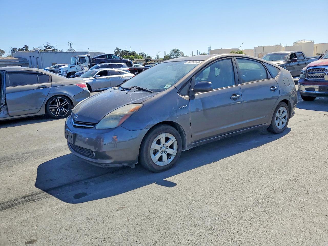 Salvage Toyota Prius Image