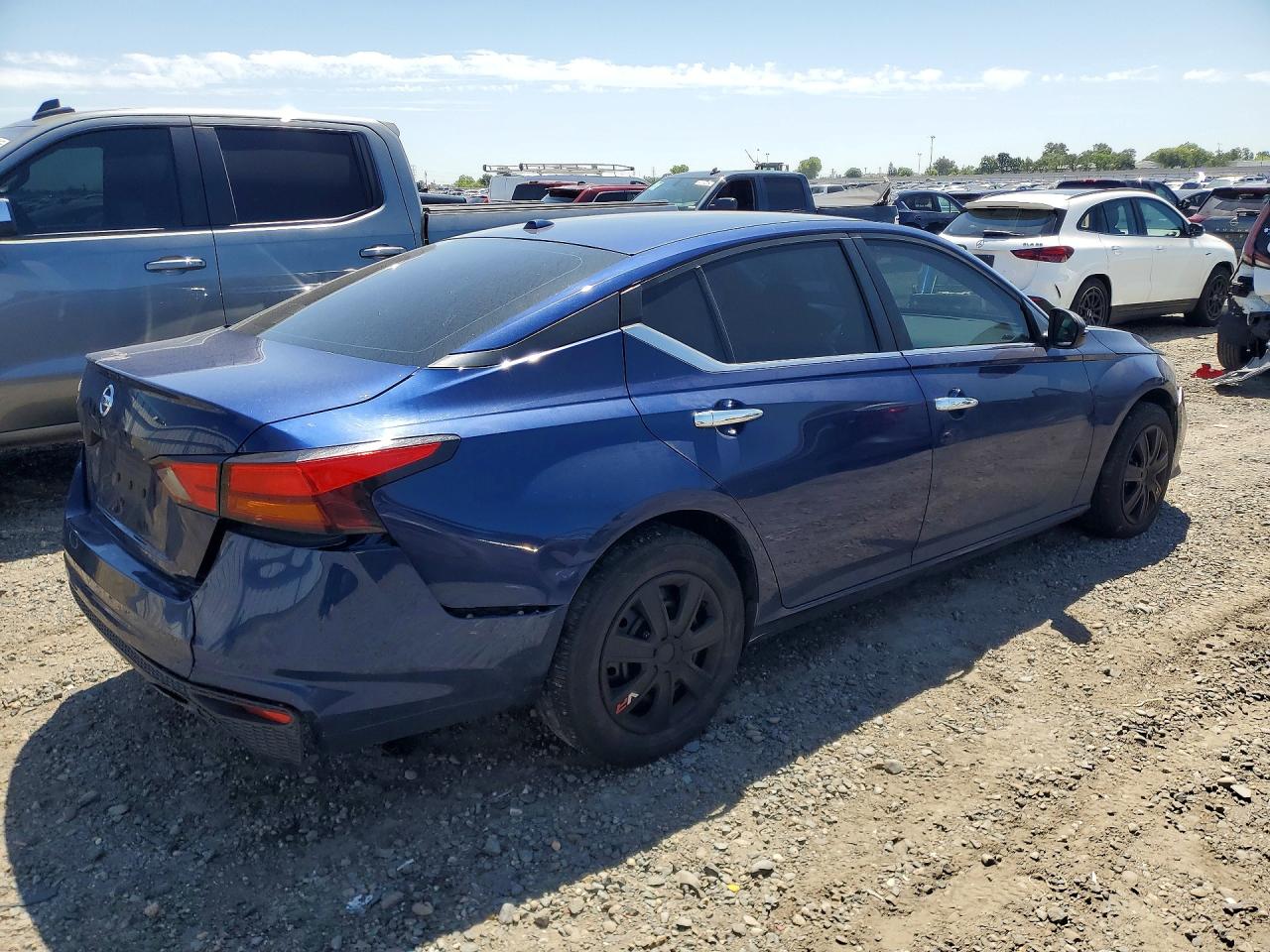 Nissan Altima S