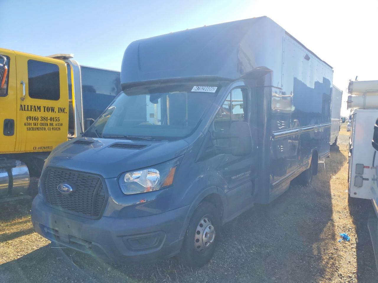 Salvage Ford Transit Image
