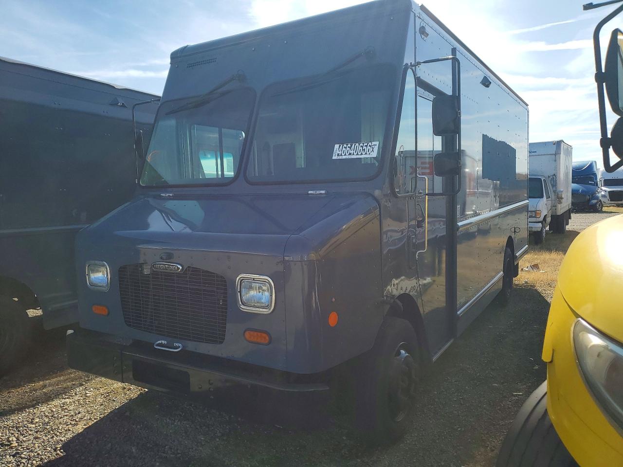 Salvage Freigliner Mt45 Chass Image
