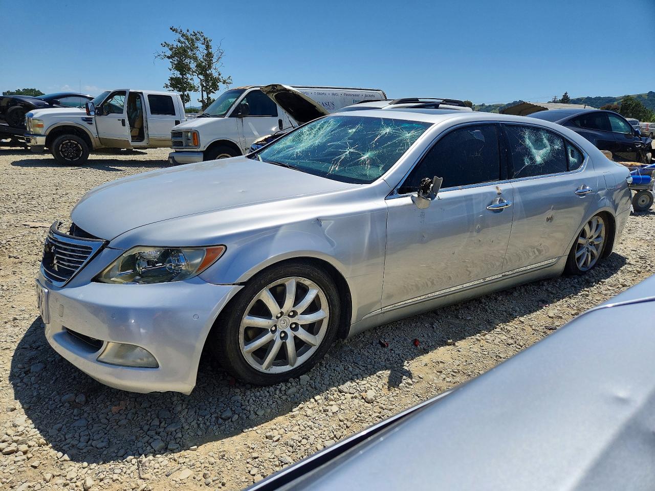 Salvage Lexus LS Image
