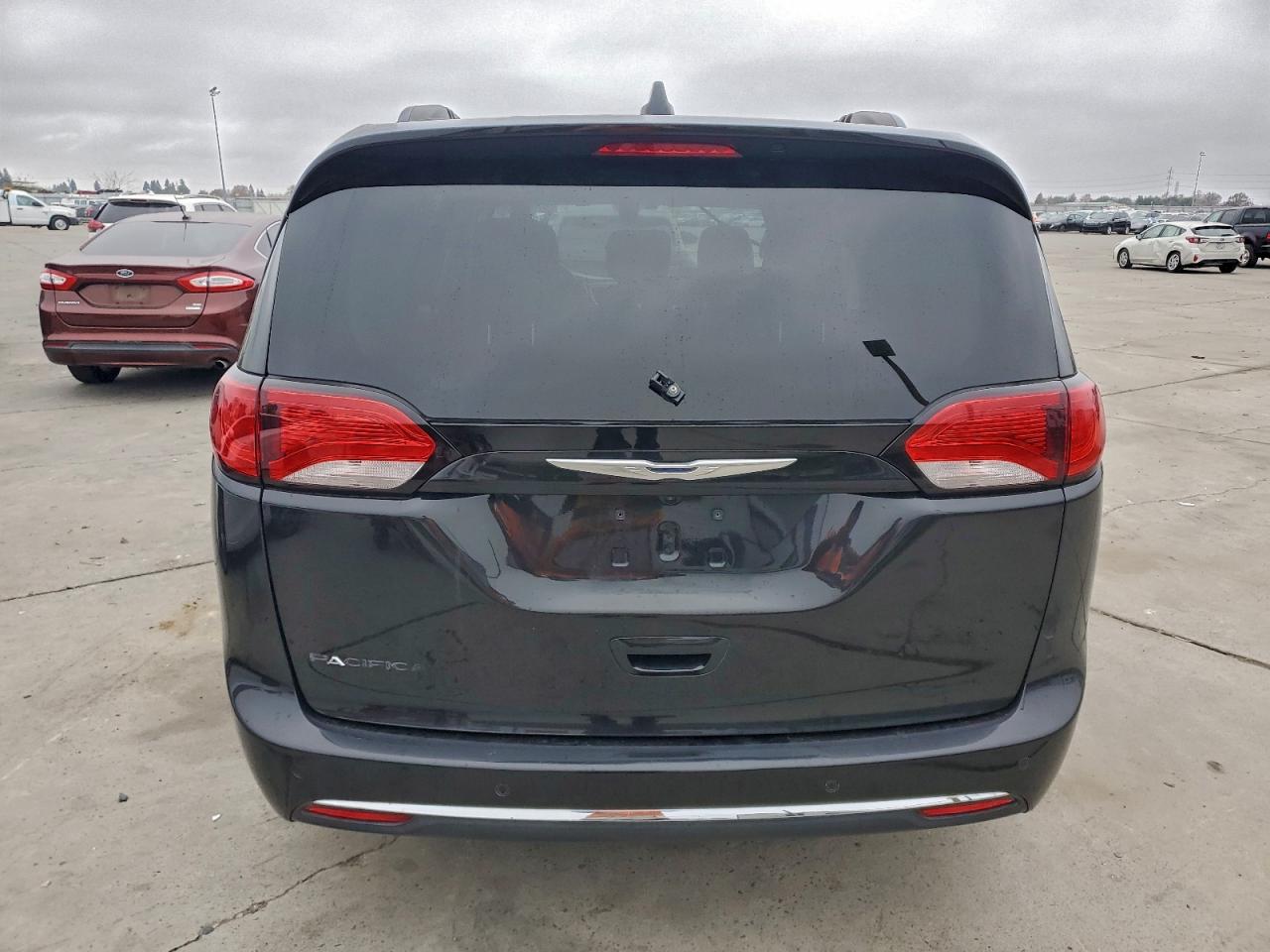 Chrysler Pacifica Touring L