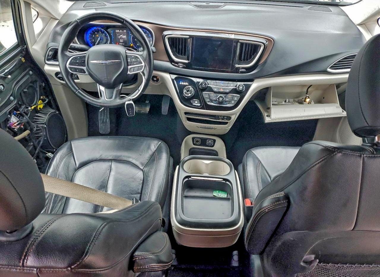 Chrysler Pacifica Touring L