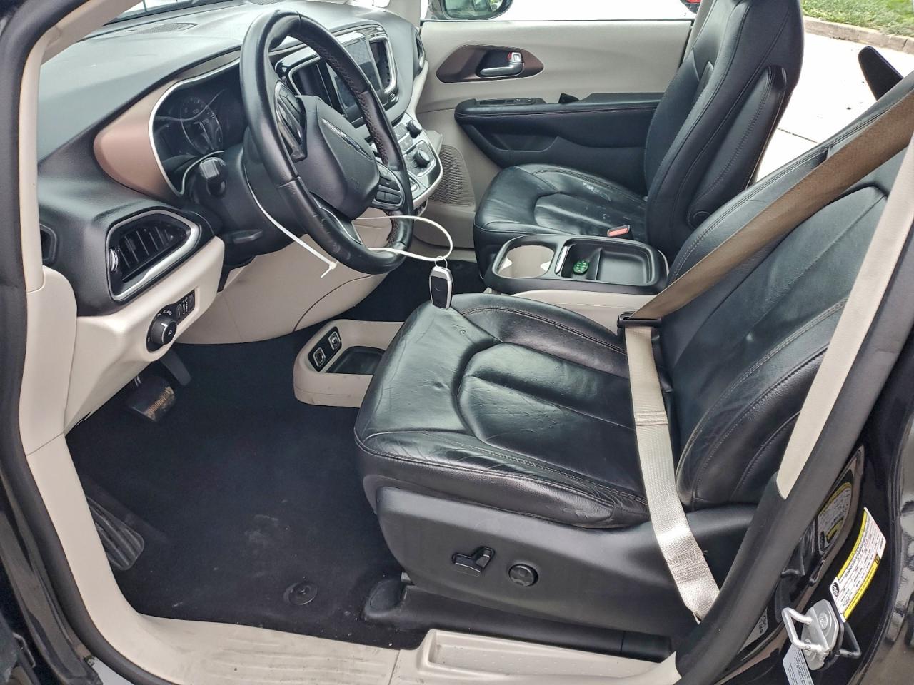 Chrysler Pacifica Touring L