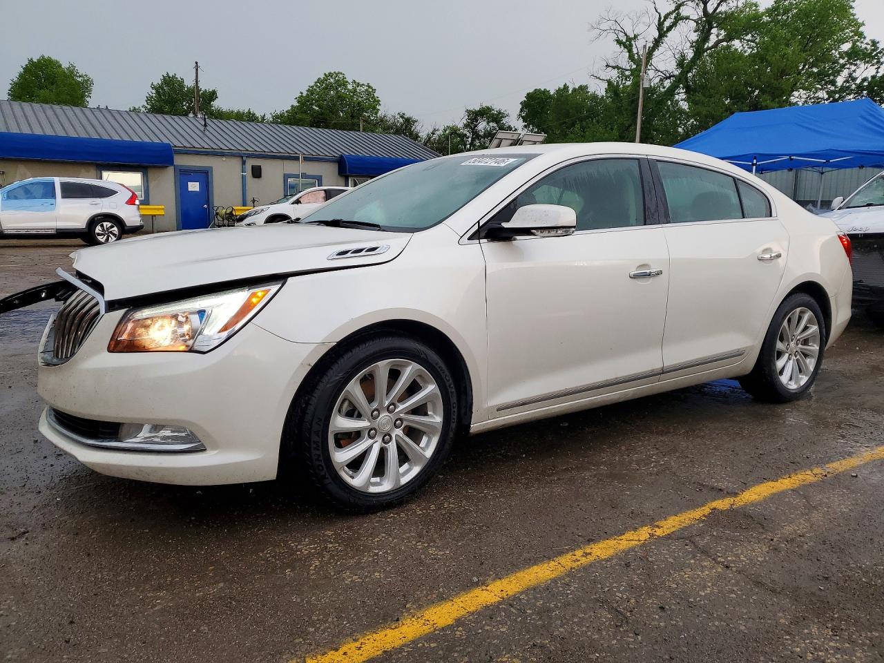 Salvage Buick LaCrosse Image