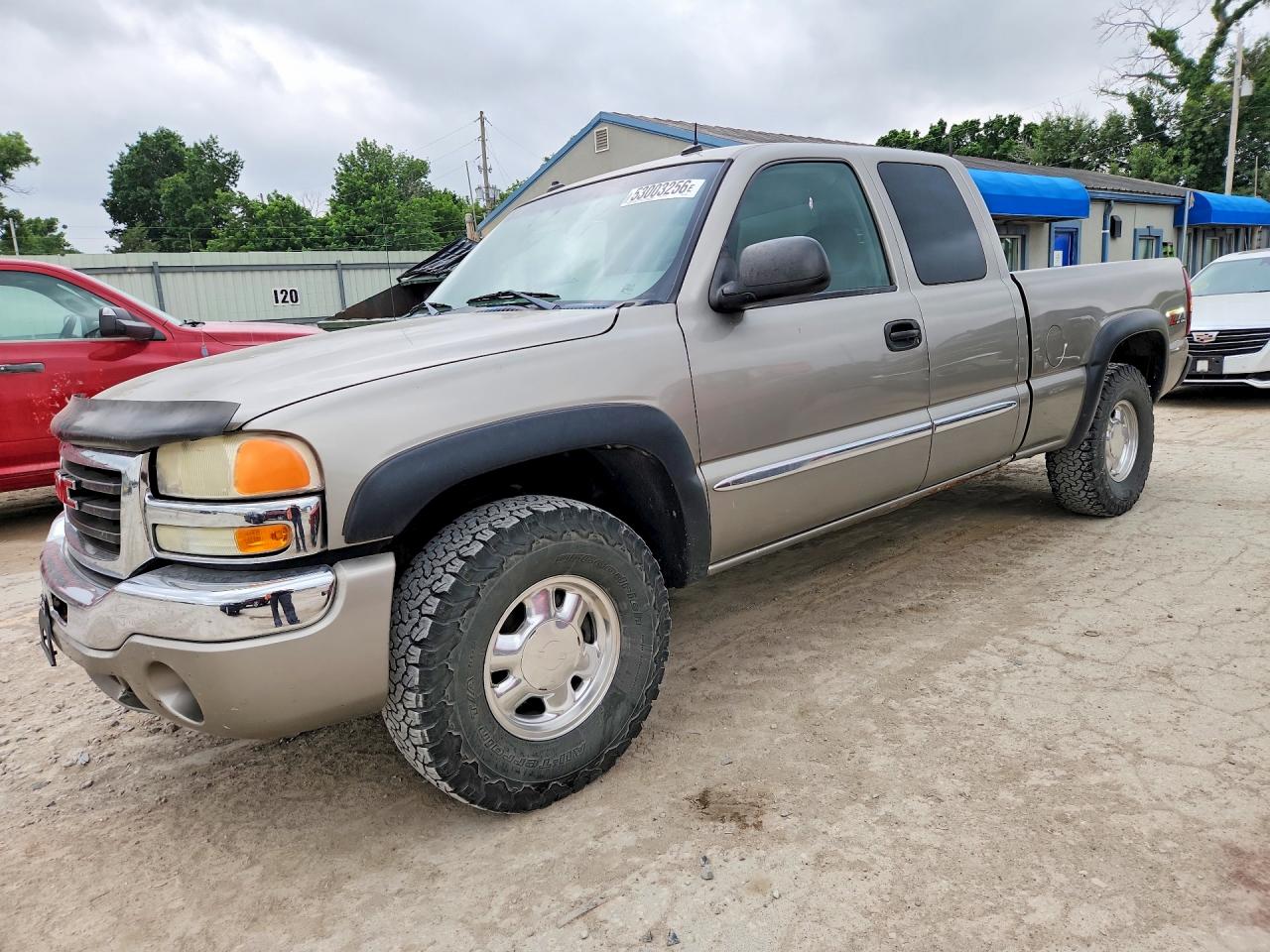 Salvage GMC Sierra Image