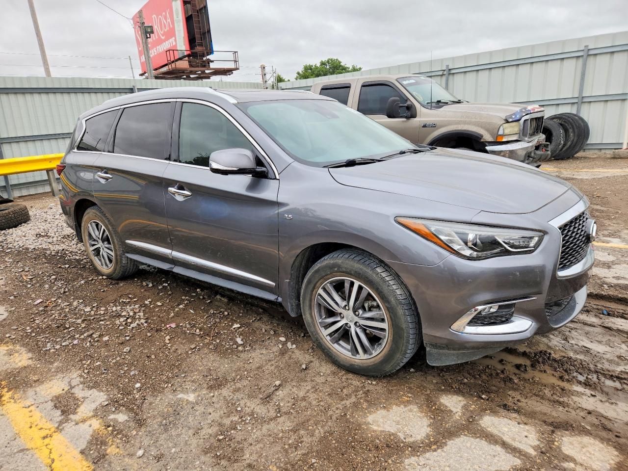 INFINITI Qx Luxe