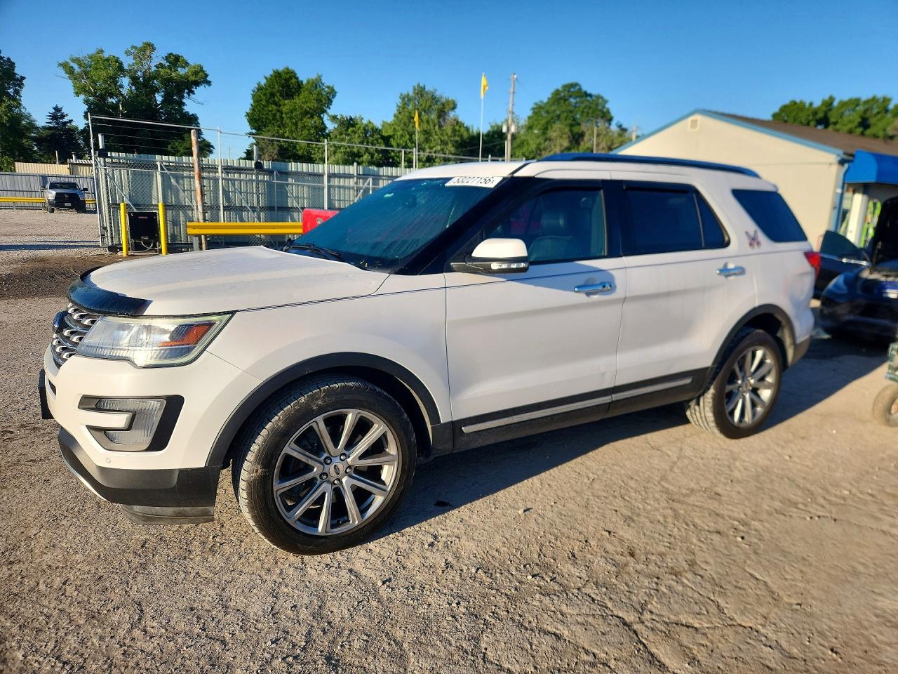 Salvage Ford Explorer Image