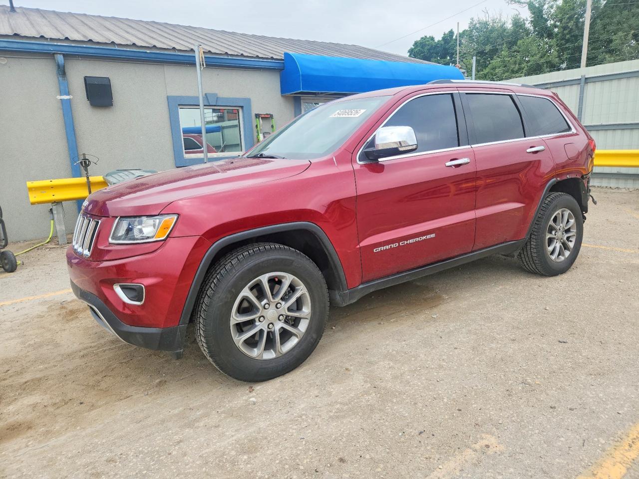 Salvage Jeep Cherokee Image