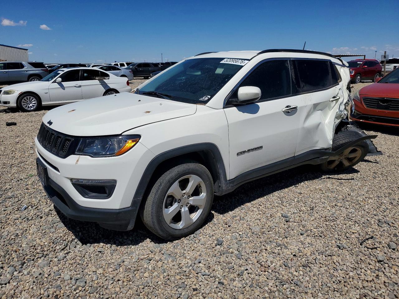 Salvage Jeep Compass Image