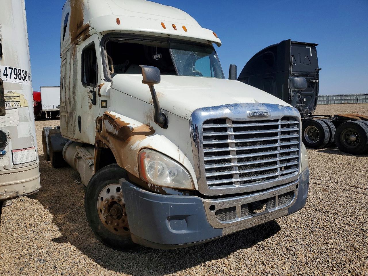 Salvage Freigliner Cascadia 113 Image