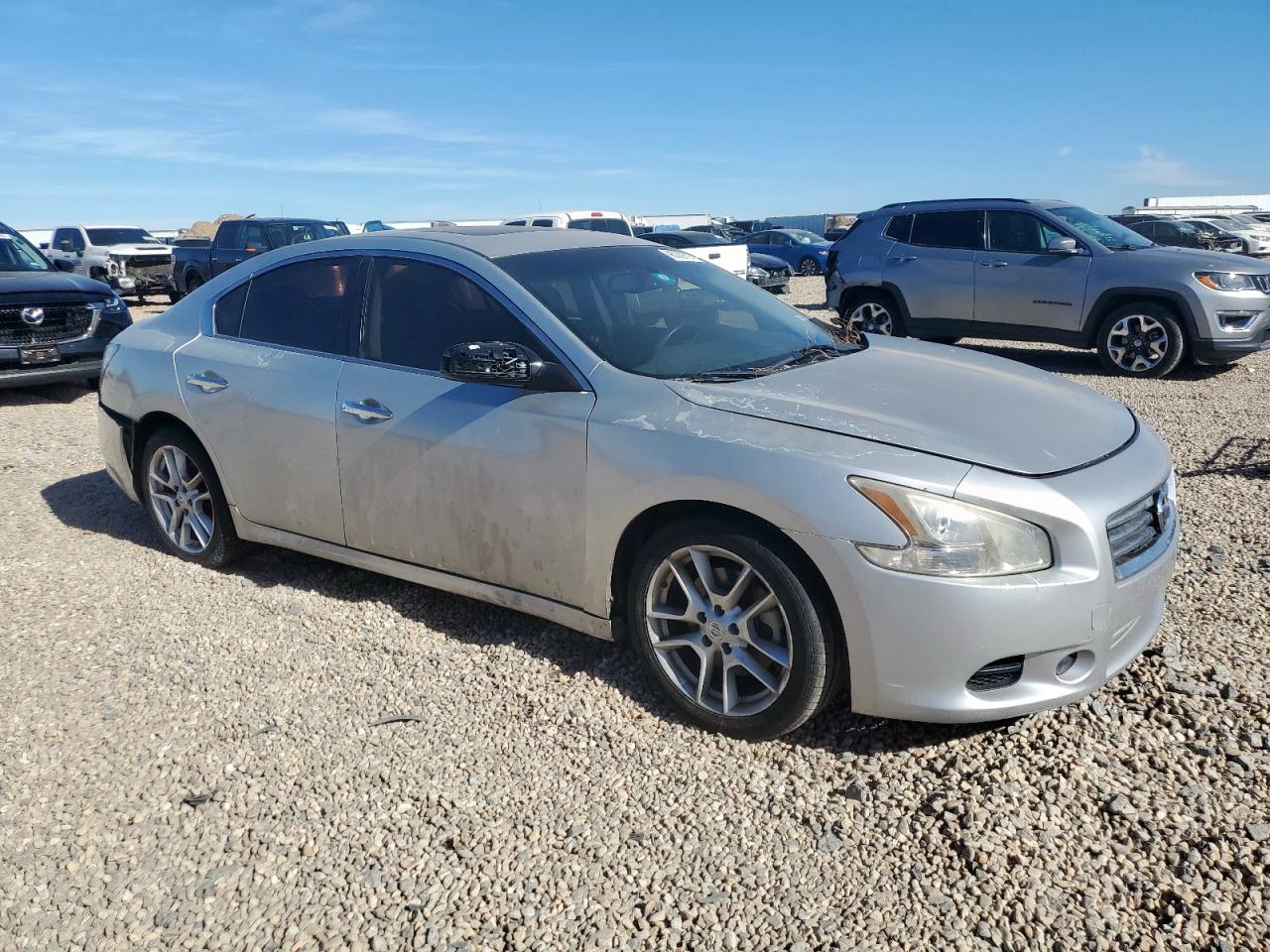Nissan Maxima S