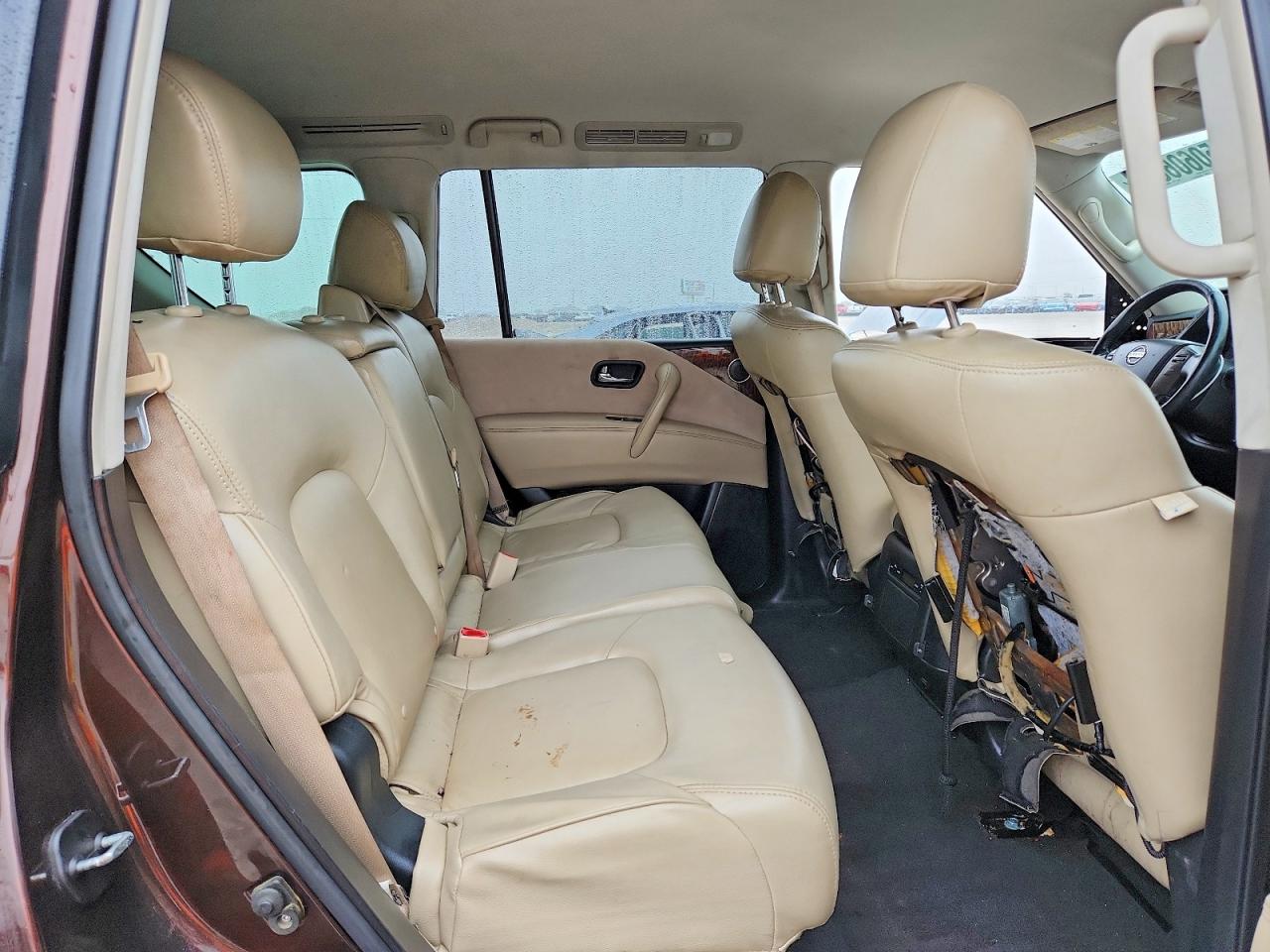 Nissan Armada Sv