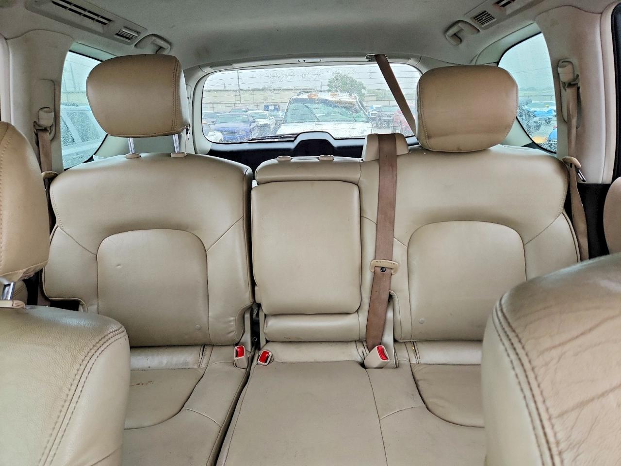 Nissan Armada Sv