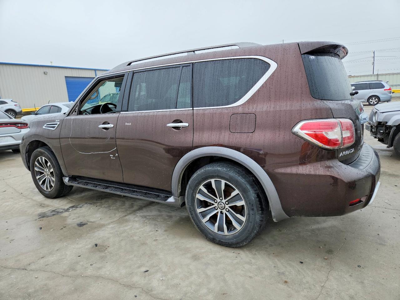 Nissan Armada Sv