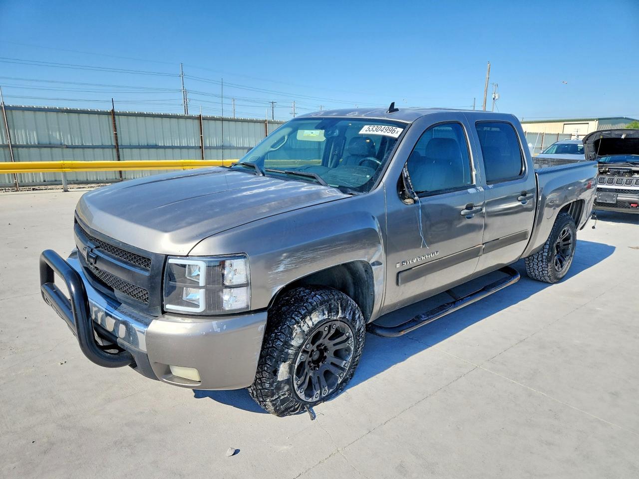 Salvage Chevrolet Silverado Image