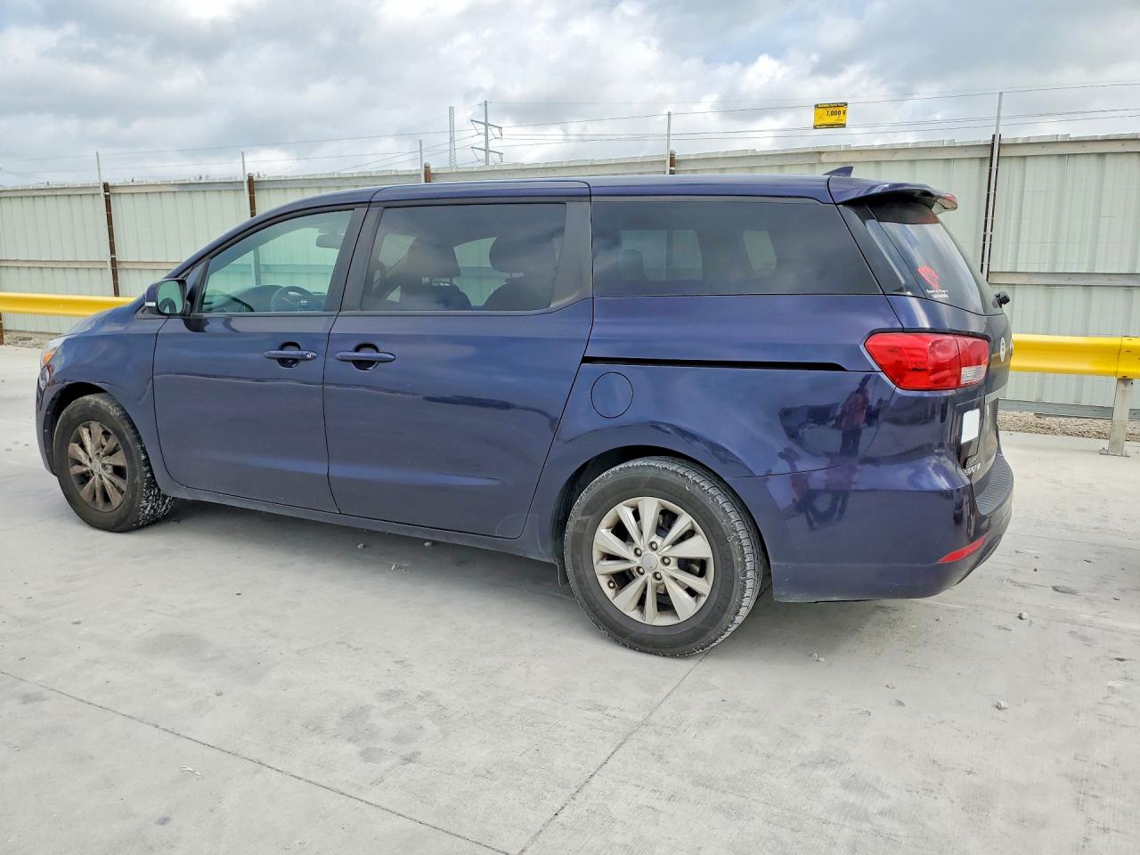 Kia Sedona Lx