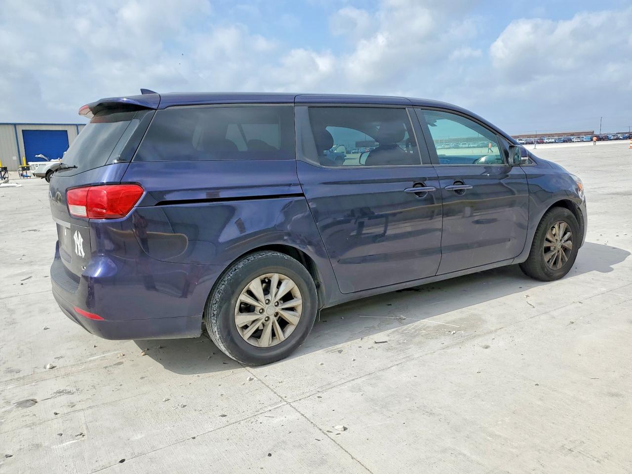 Kia Sedona Lx
