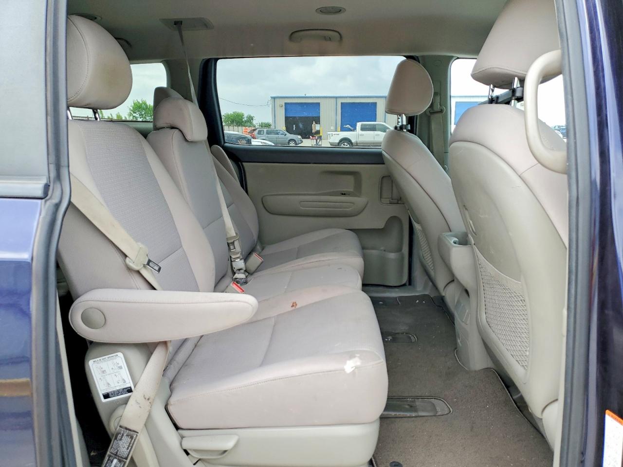 Kia Sedona Lx