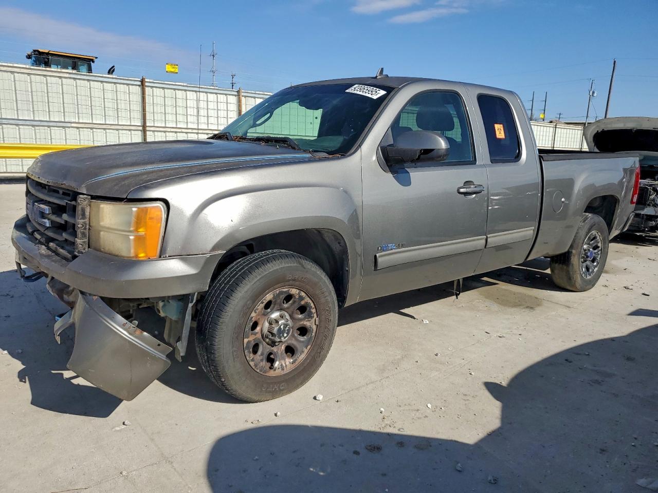 Salvage GMC Sierra Image