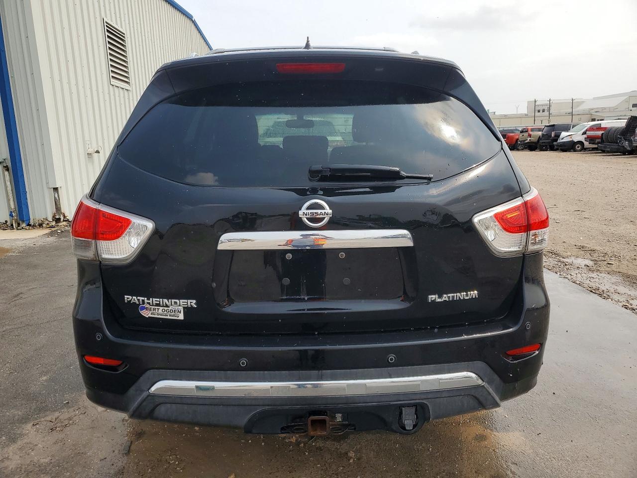 Nissan Pathfinder S