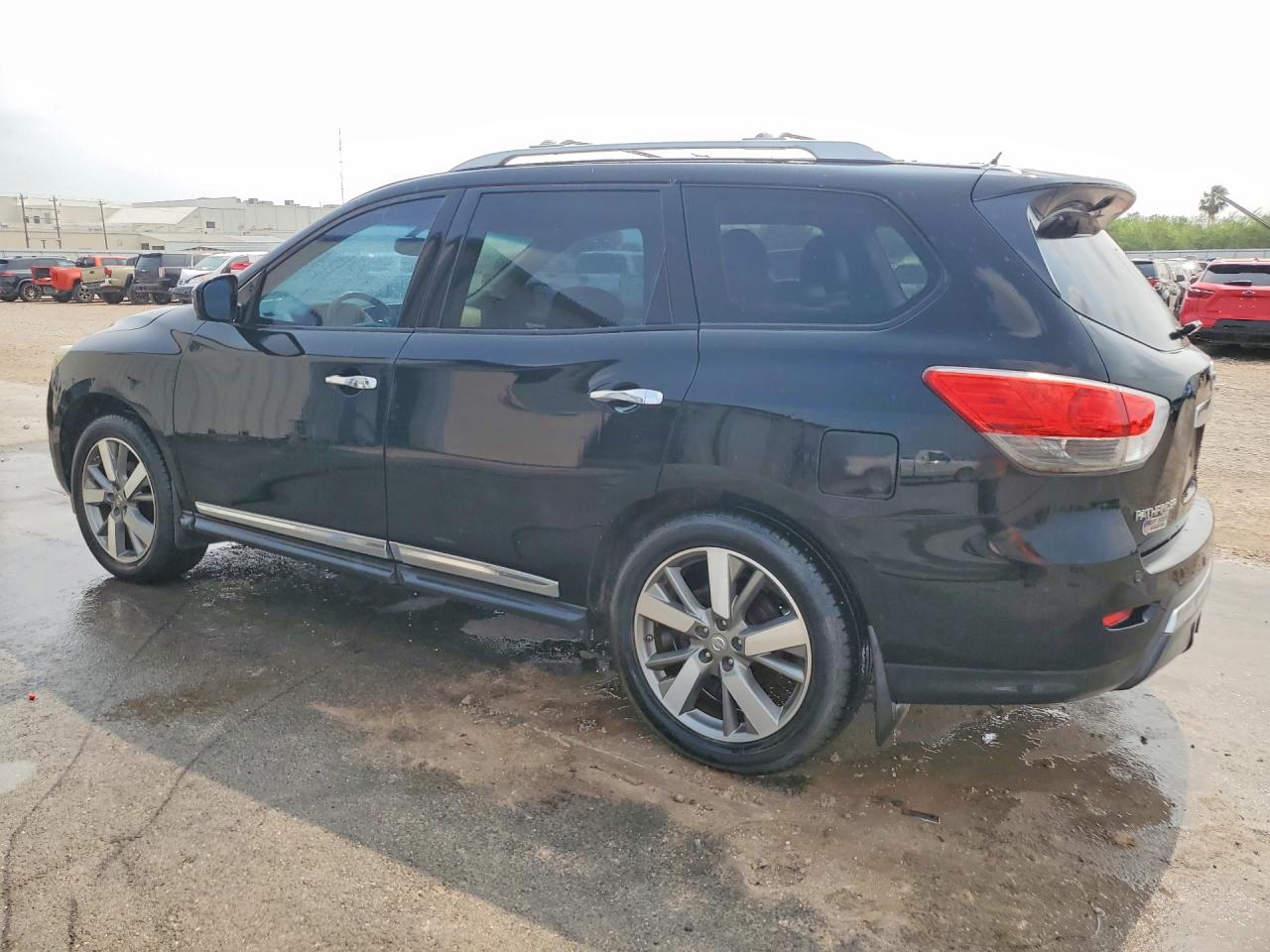 Nissan Pathfinder S