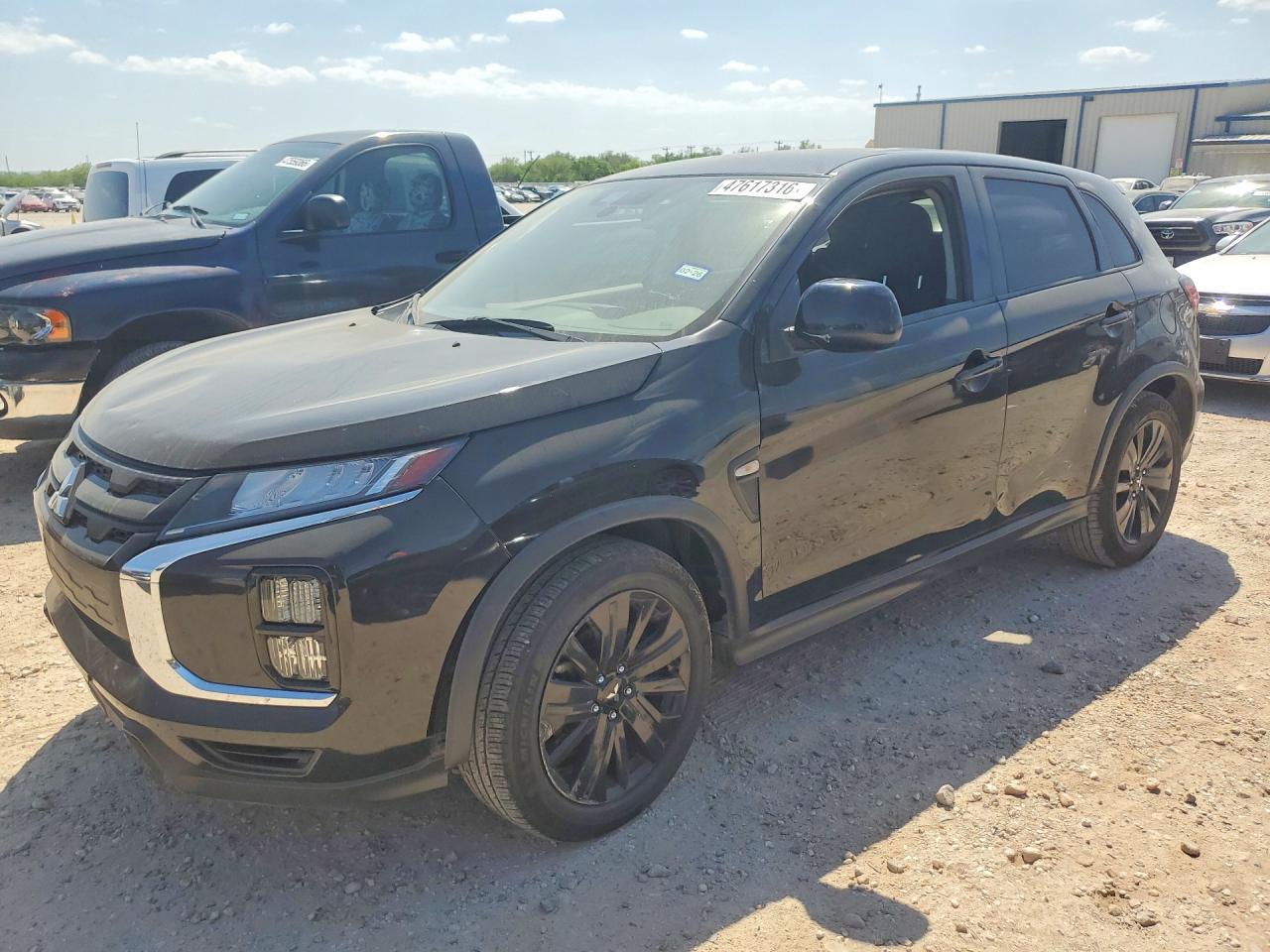 Salvage Mitsubishi Outlander Image