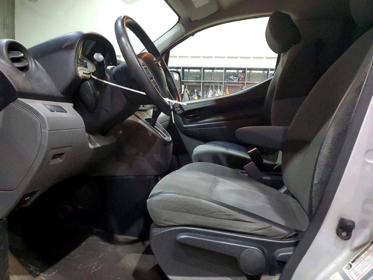 Nissan Nv S