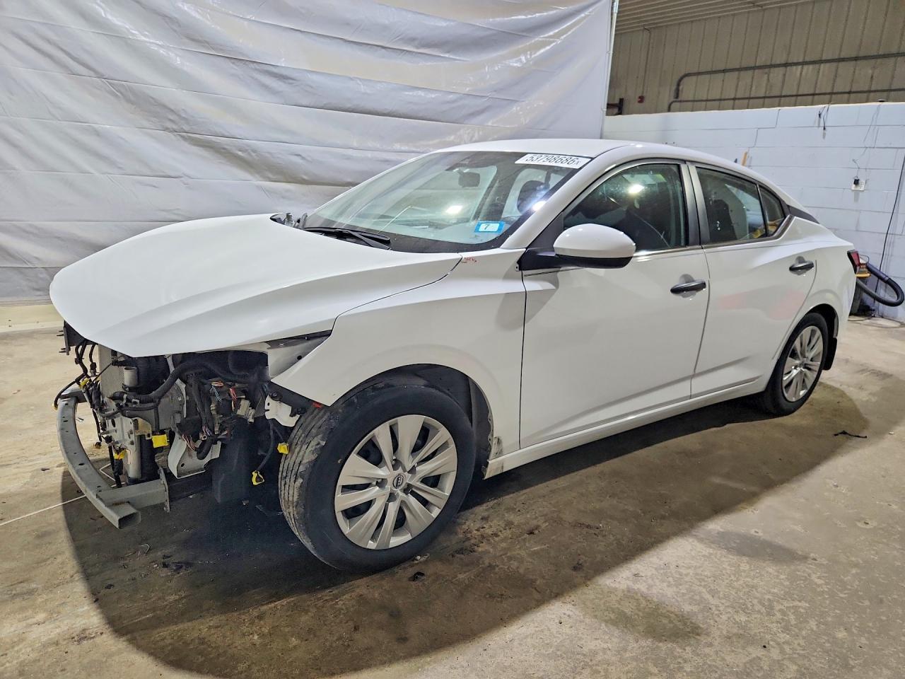 Salvage Nissan Sentra Image