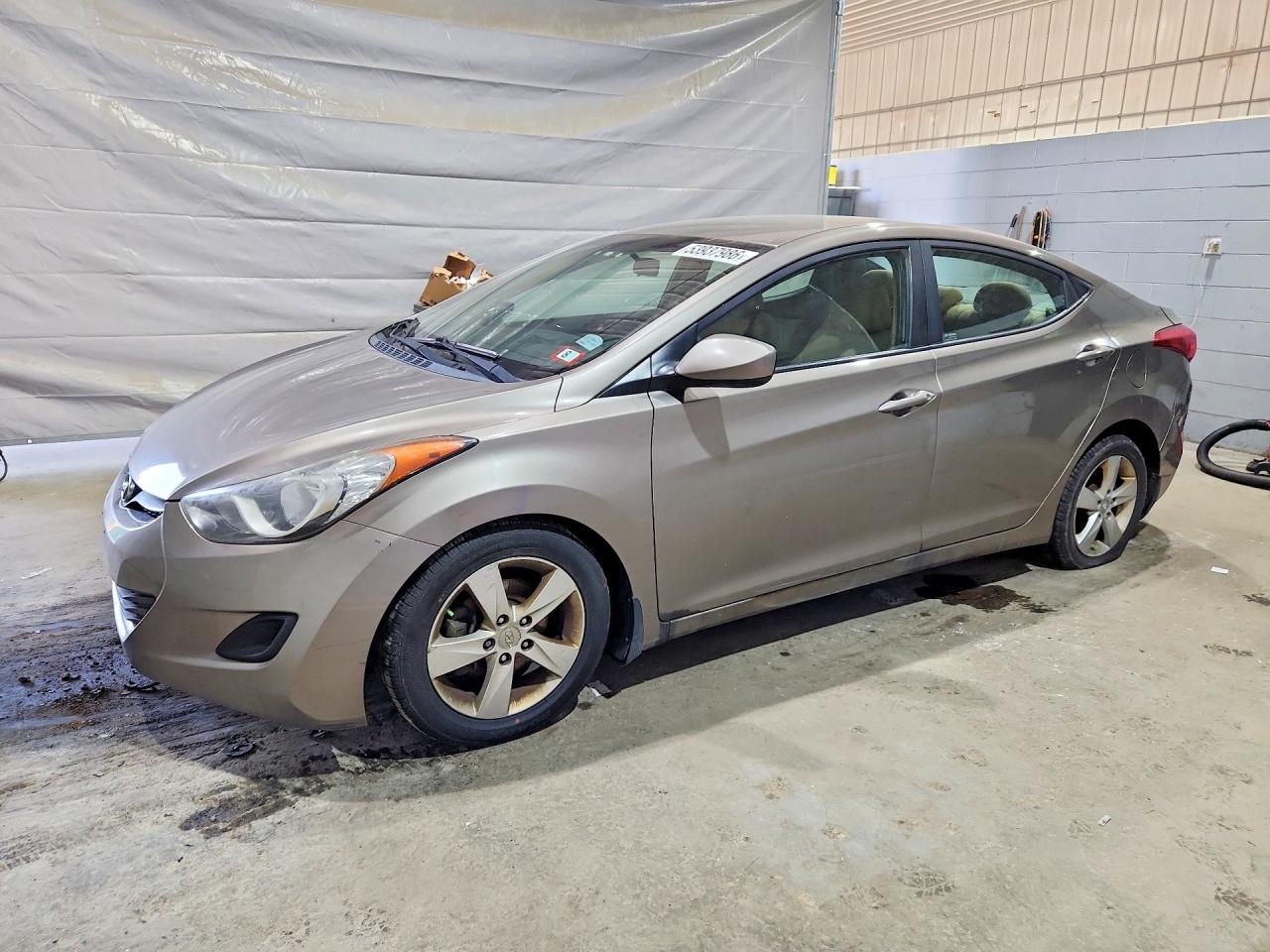 Salvage Hyundai ELANTRA Image