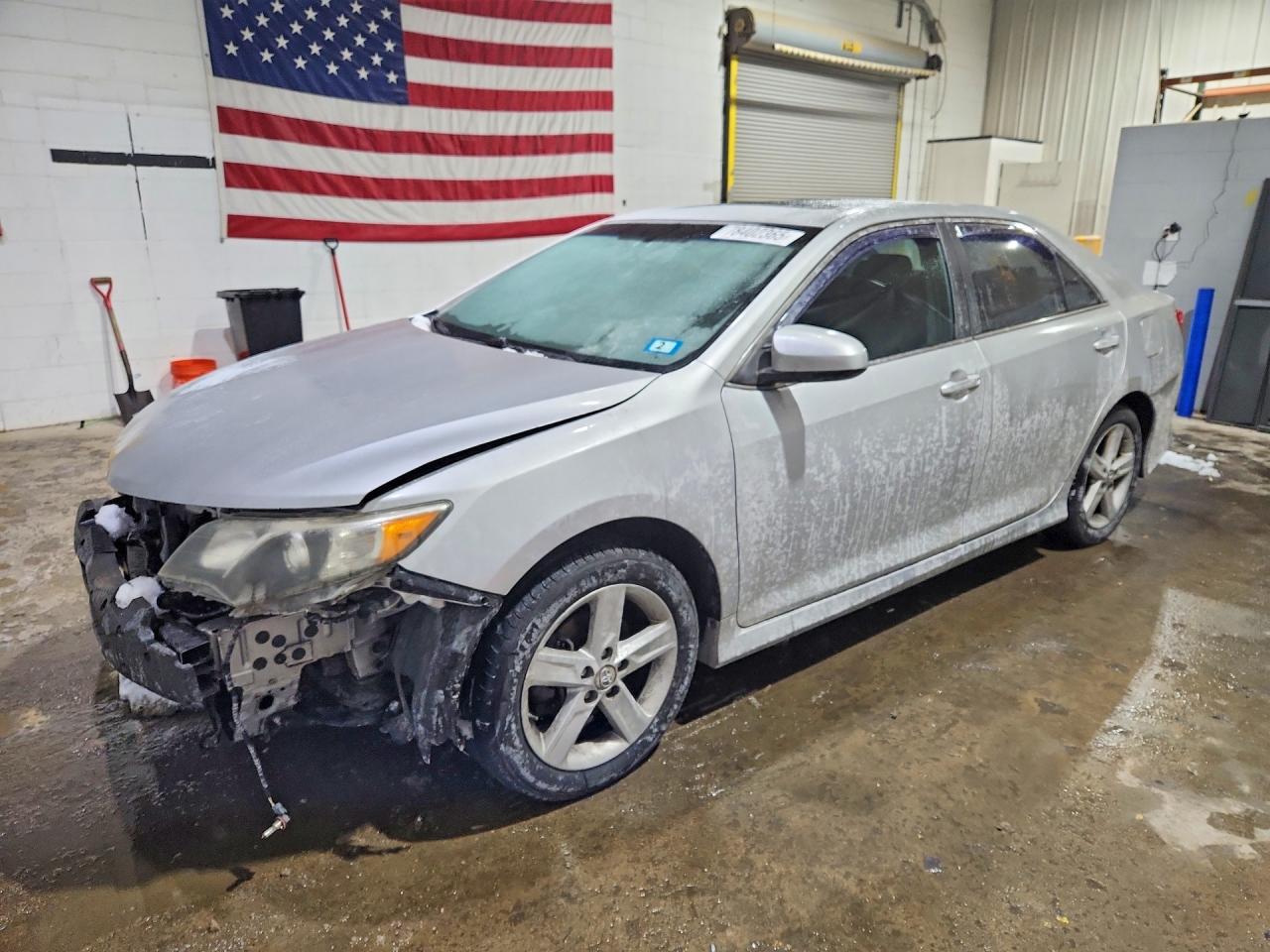 Salvage Toyota Camry Image