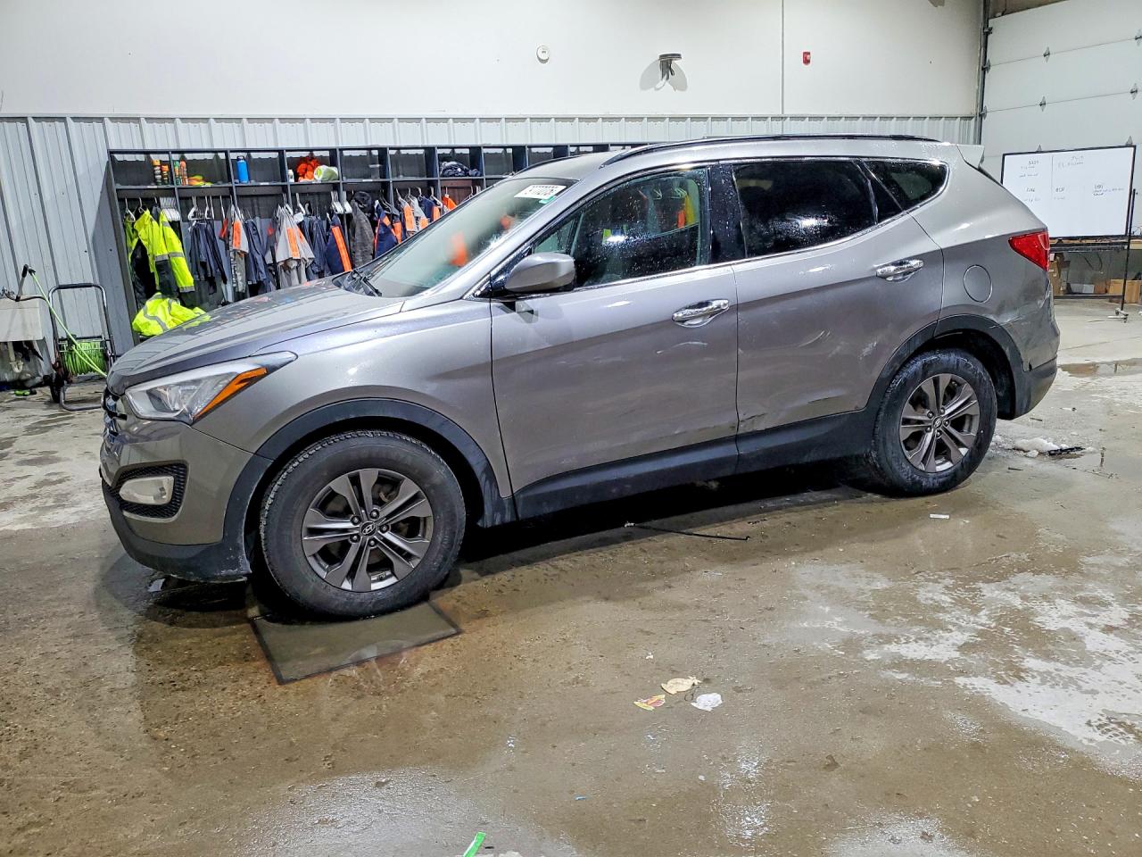 Salvage Hyundai SANTA FE Image
