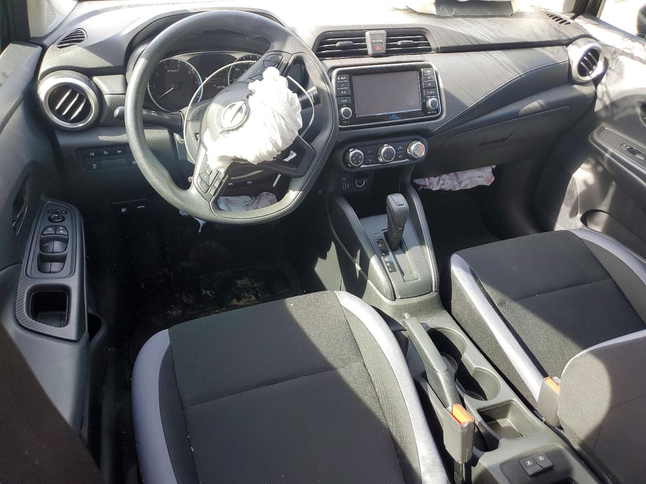 Nissan Versa S
