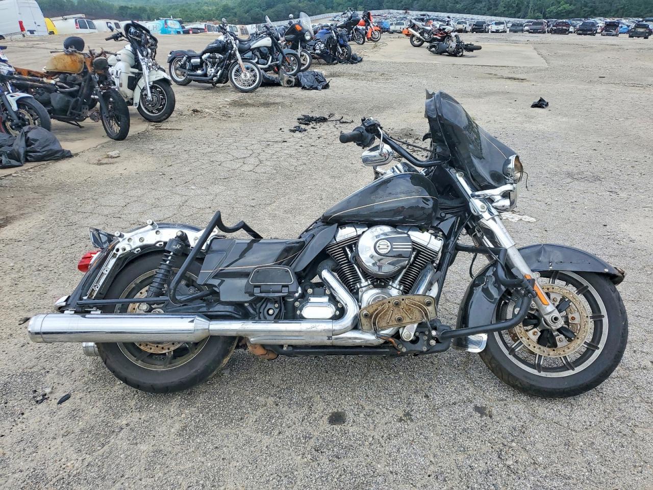 Salvage Harley-Davidson Fl Image