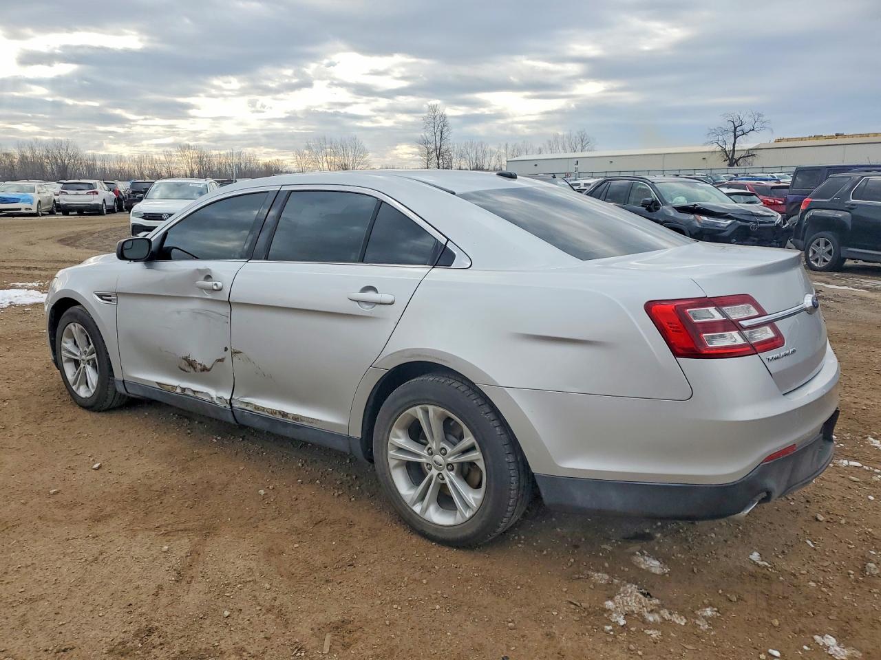 Ford Taurus Se