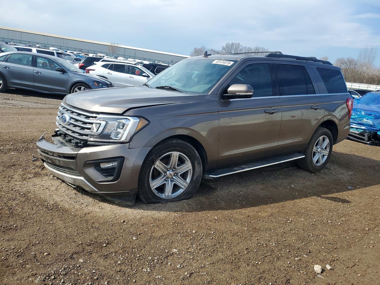 Salvage Ford Expedition Image