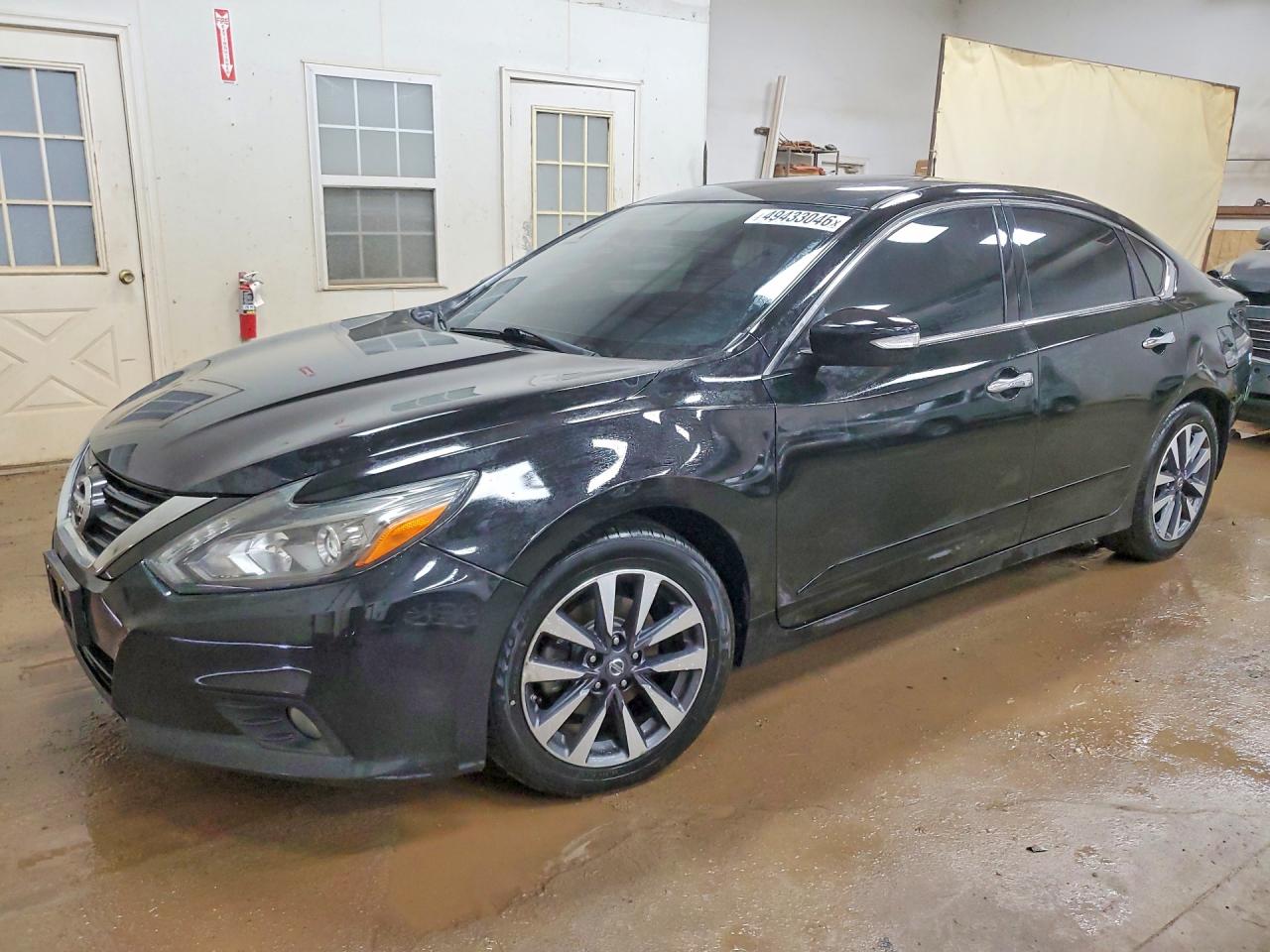 Salvage Nissan Altima Image