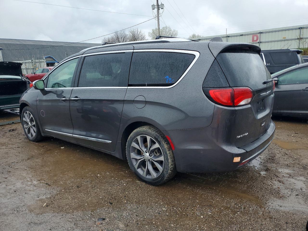 Chrysler Pacifica Limited