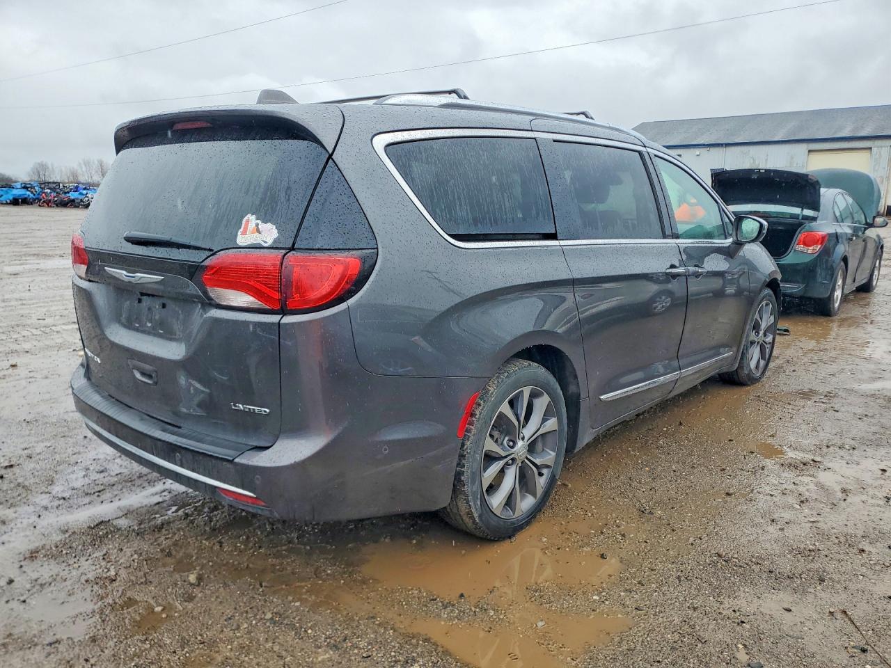 Chrysler Pacifica Limited