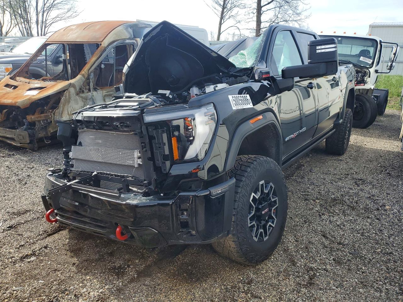 Salvage GMC Sierra Image