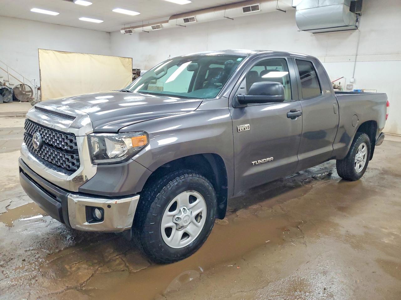 Salvage Toyota Tundra Image