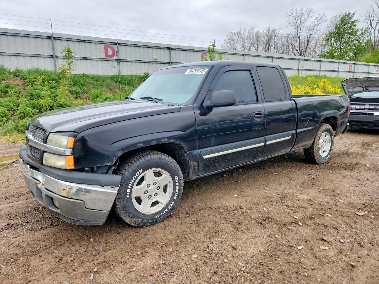 Salvage Chevrolet Silverado Image