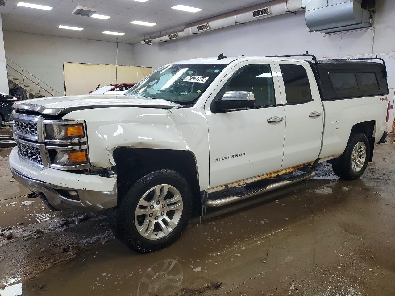 Salvage Chevrolet Silverado Image